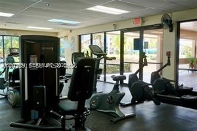 9360 Sunrise Lakes Blvd 302, Sunrise, FL 33322