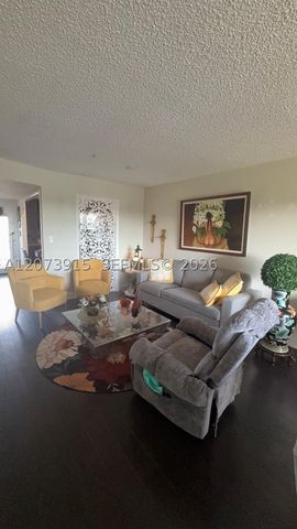 9360 Sunrise Lakes Blvd 302, Sunrise, FL 33322