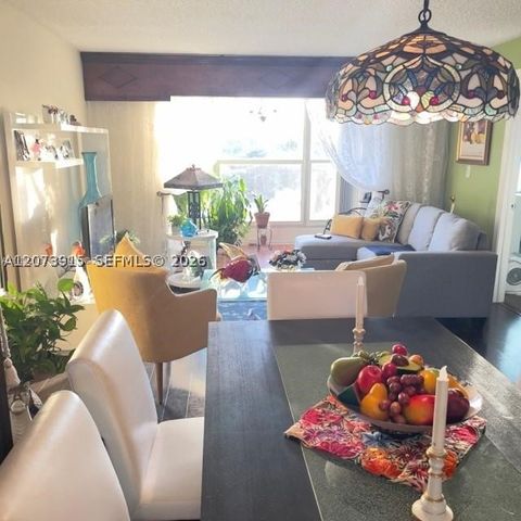 9360 Sunrise Lakes Blvd 302, Sunrise, FL 33322