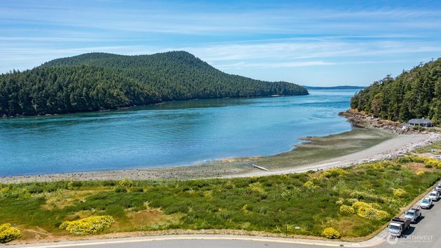 5915 Flounder Bay Lane, Anacortes, WA 98221