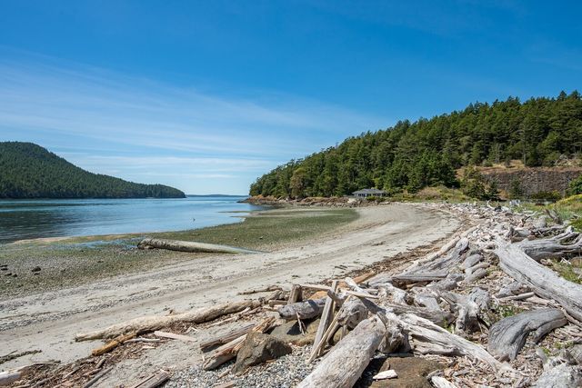 5915 Flounder Bay Lane, Anacortes, WA 98221