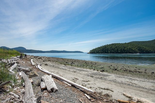 5915 Flounder Bay Lane, Anacortes, WA 98221