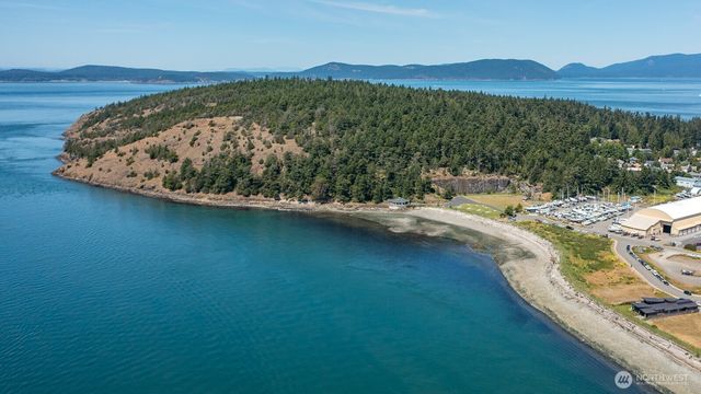 5915 Flounder Bay Lane, Anacortes, WA 98221