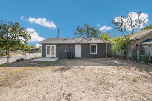 2203 19th, San Antonio, TX 78207