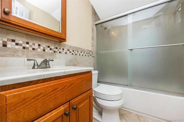 117 Midwood Avenue, Farmingdale, NY 11735