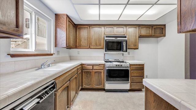 636 E Harvard Road C, Burbank, CA 91501