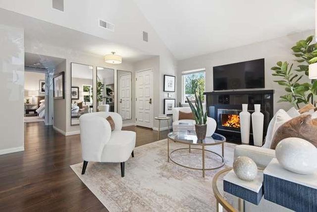 2049 Foxhall Loop, San Jose, CA 95125