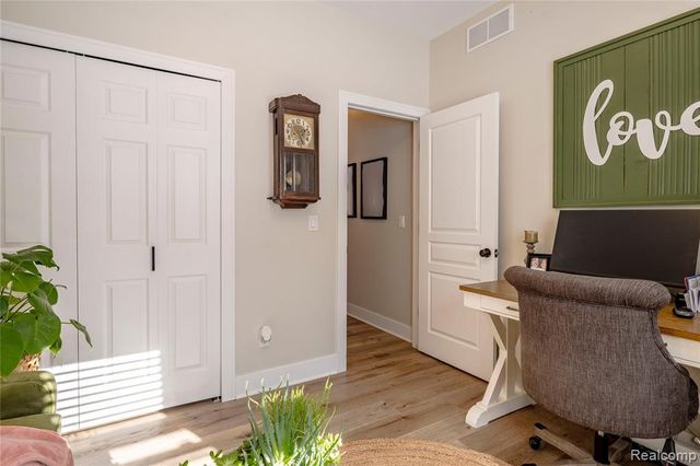 5730 Crescent Road, Waterford, MI 48327