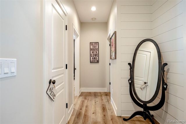 5730 Crescent Road, Waterford, MI 48327