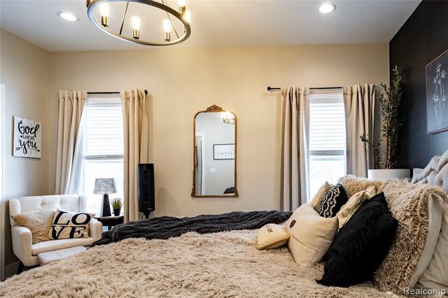 5730 Crescent Road, Waterford, MI 48327