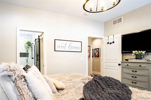 5730 Crescent Road, Waterford, MI 48327