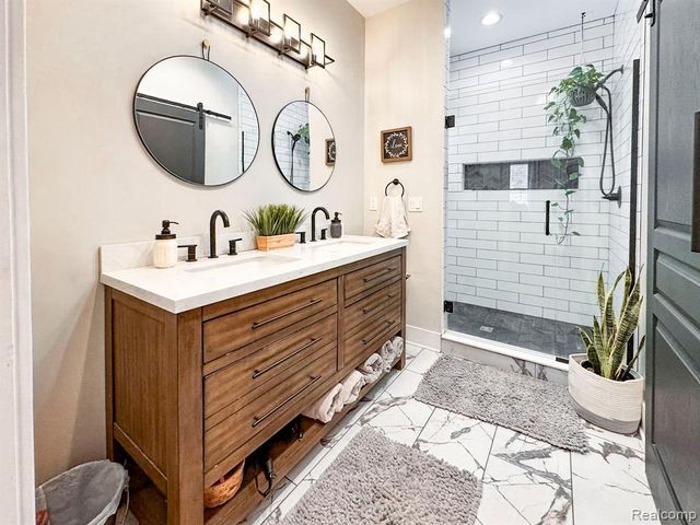 5730 Crescent Road, Waterford, MI 48327