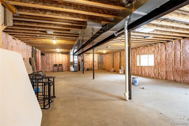 5730 Crescent Road, Waterford, MI 48327