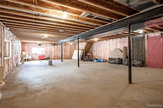 5730 Crescent Road, Waterford, MI 48327