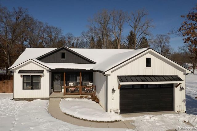 5730 Crescent Road, Waterford, MI 48327