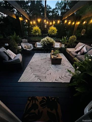 5730 Crescent Road, Waterford, MI 48327