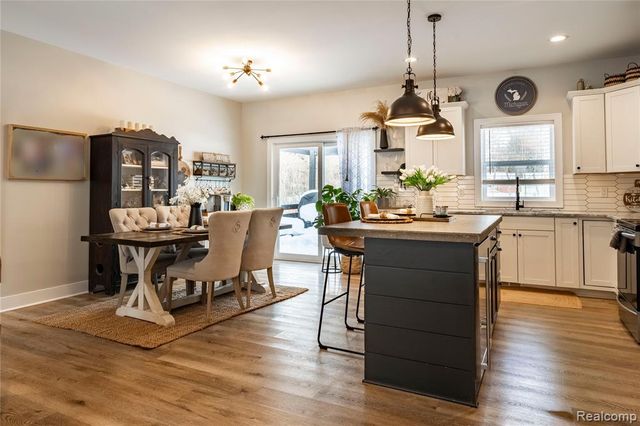 5730 Crescent Road, Waterford, MI 48327