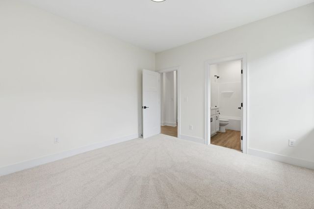 608 E Elmwood St, Park City, KS 67147