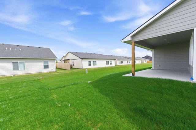608 E Elmwood St, Park City, KS 67147