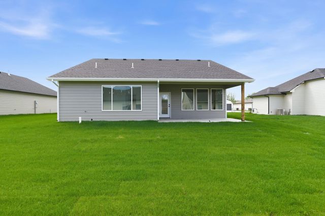 608 E Elmwood St, Park City, KS 67147