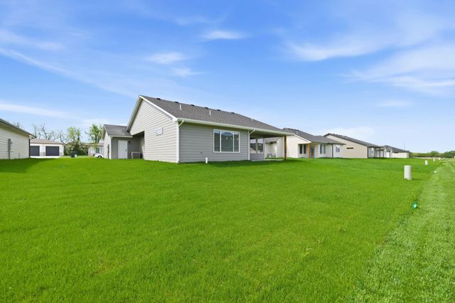 608 E Elmwood St, Park City, KS 67147