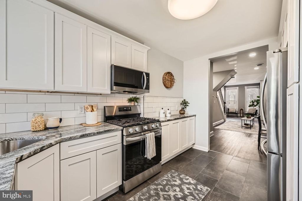 Image 14 of property listing at 803 WELLINGTON ST, Baltimore, MD 21211