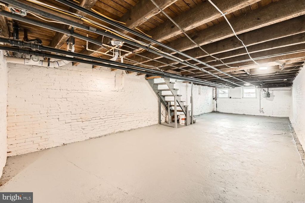 Image 25 of property listing at 803 WELLINGTON ST, Baltimore, MD 21211