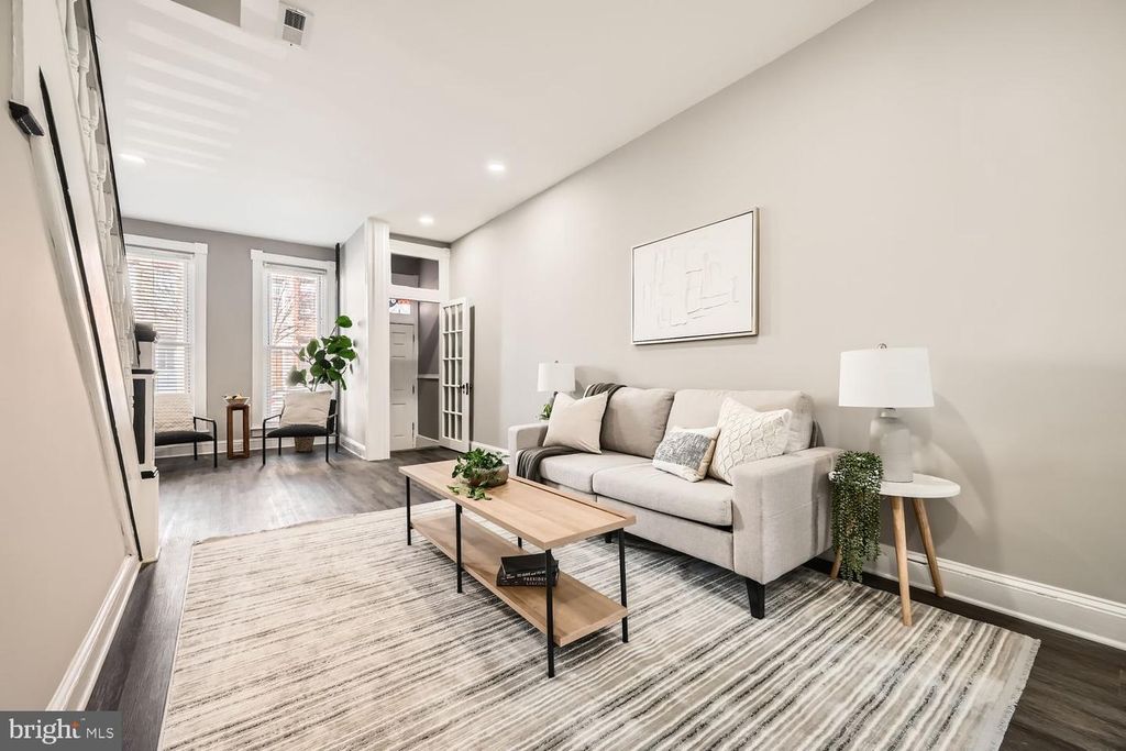 Image 6 of property listing at 803 WELLINGTON ST, Baltimore, MD 21211