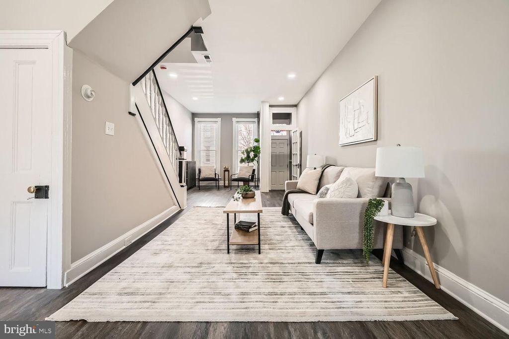 Image 7 of property listing at 803 WELLINGTON ST, Baltimore, MD 21211
