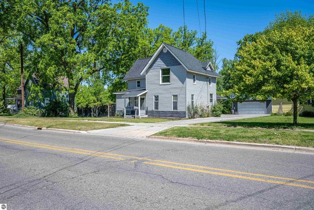 329 Ely Street, Alma, MI 48801