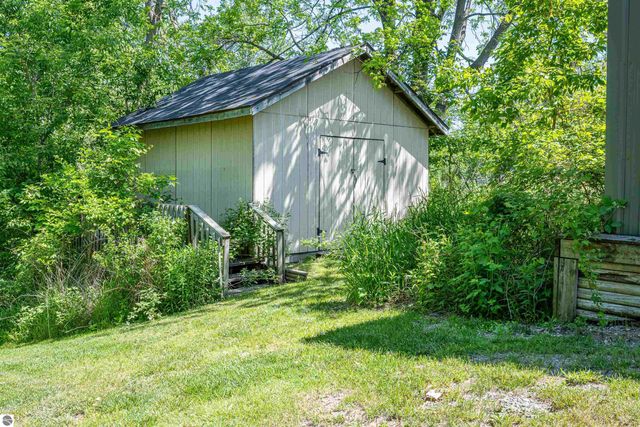 329 Ely Street, Alma, MI 48801