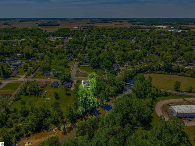329 Ely Street, Alma, MI 48801