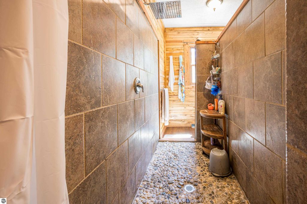 Image 14 of property listing at 329 Ely Street, Alma, MI 48801