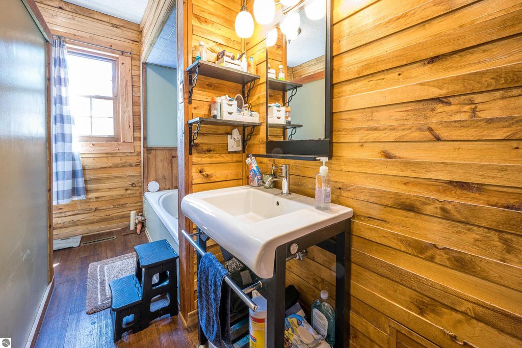 Image 15 of property listing at 329 Ely Street, Alma, MI 48801