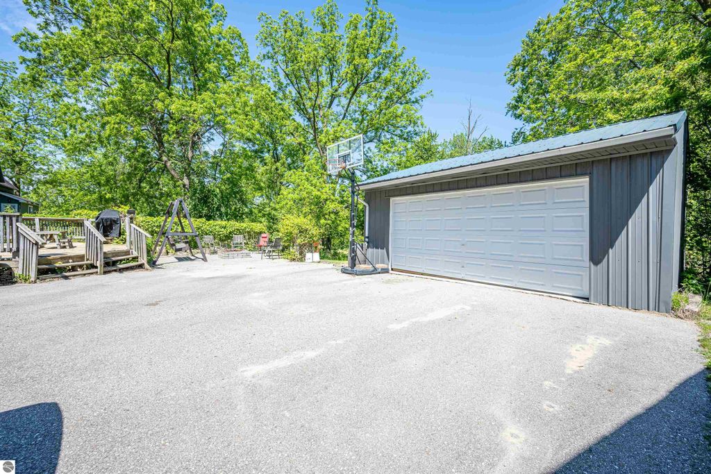 Image 35 of property listing at 329 Ely Street, Alma, MI 48801