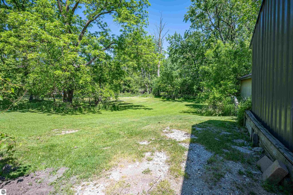 Image 39 of property listing at 329 Ely Street, Alma, MI 48801