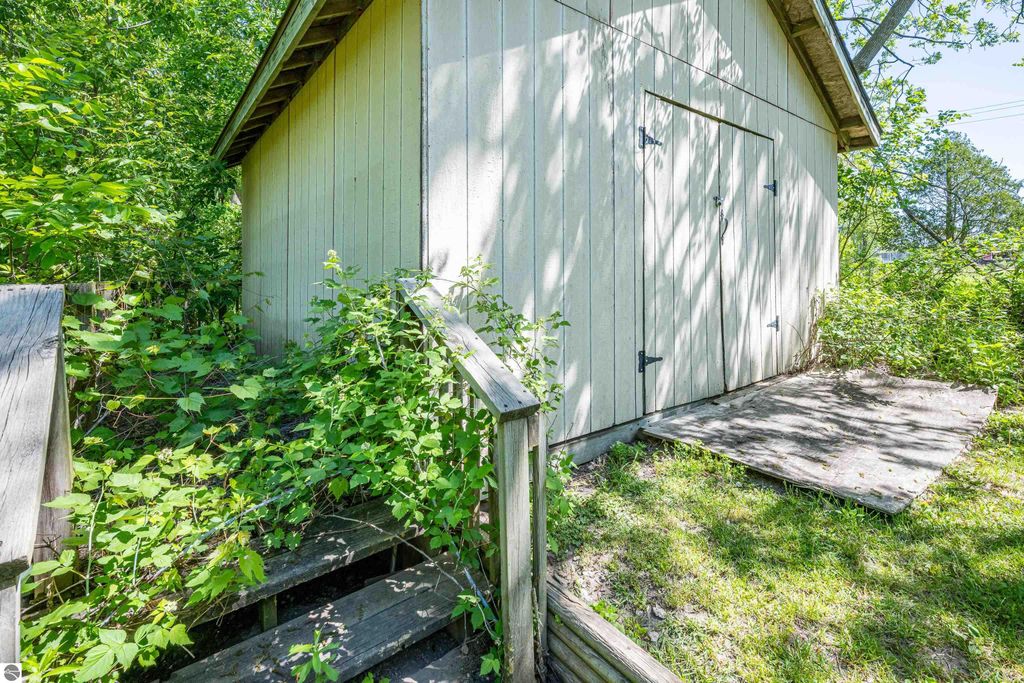Image 45 of property listing at 329 Ely Street, Alma, MI 48801