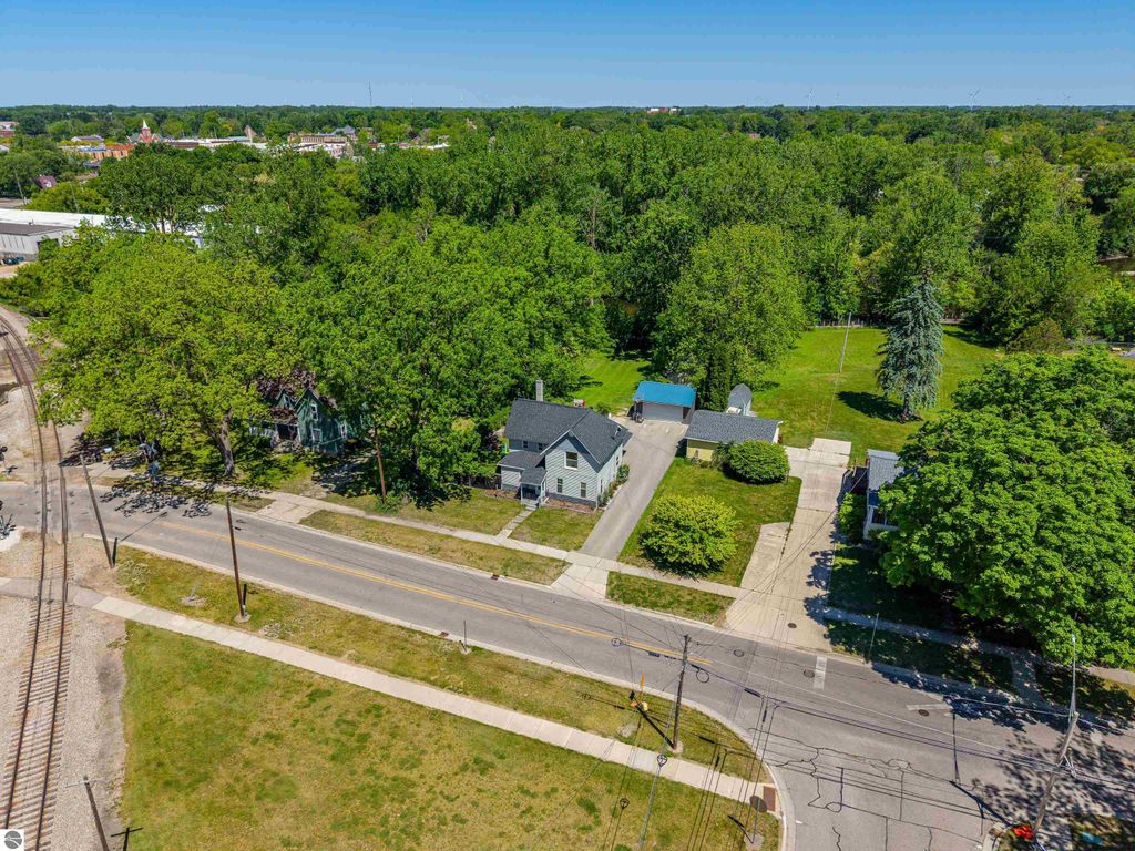 Image 49 of property listing at 329 Ely Street, Alma, MI 48801