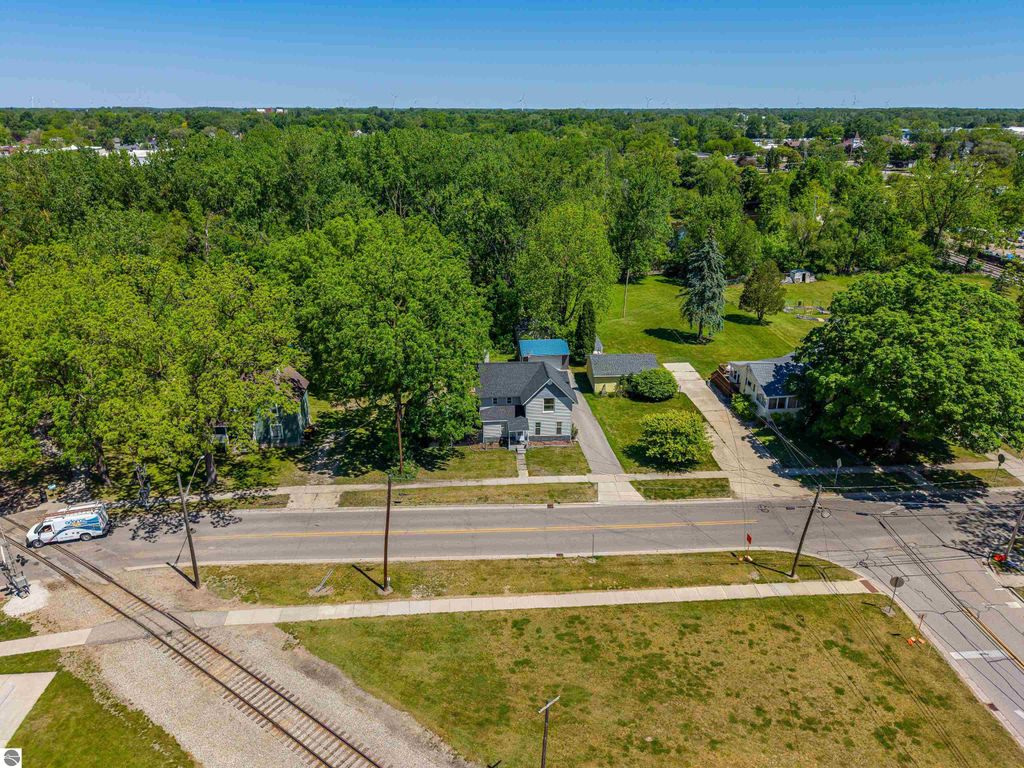 Image 50 of property listing at 329 Ely Street, Alma, MI 48801