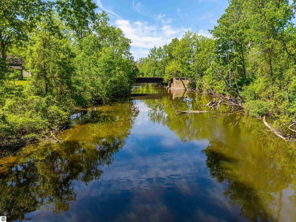 Image 60 of property listing at 329 Ely Street, Alma, MI 48801