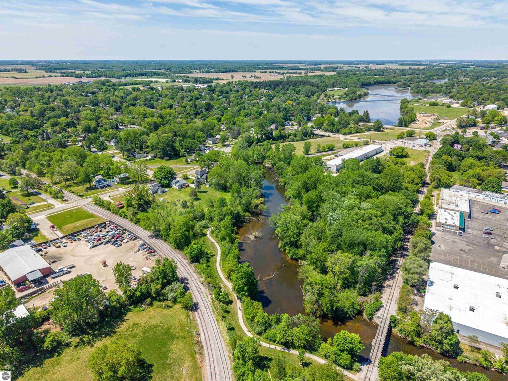 Image 72 of property listing at 329 Ely Street, Alma, MI 48801