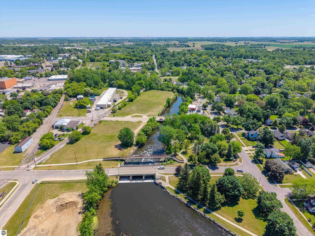 Image 73 of property listing at 329 Ely Street, Alma, MI 48801