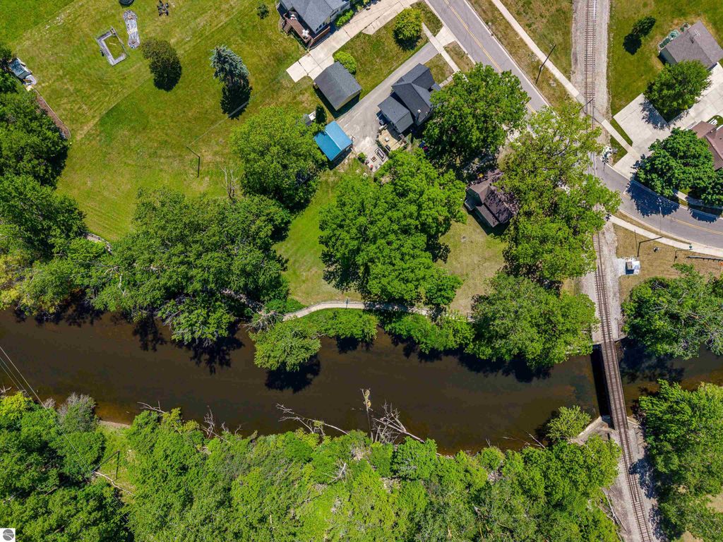 Image 76 of property listing at 329 Ely Street, Alma, MI 48801