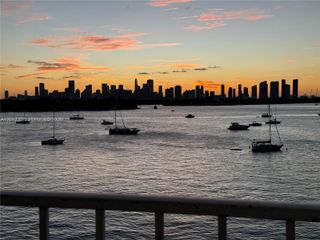 1228 W Ave 402 402, Miami Beach, FL 33139