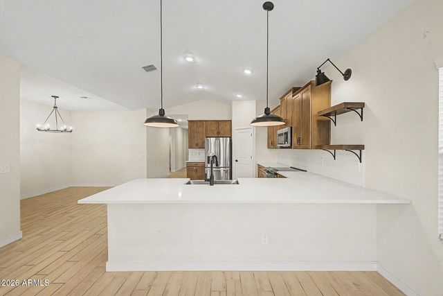 7926 W FRIER Drive, Glendale, AZ 85303