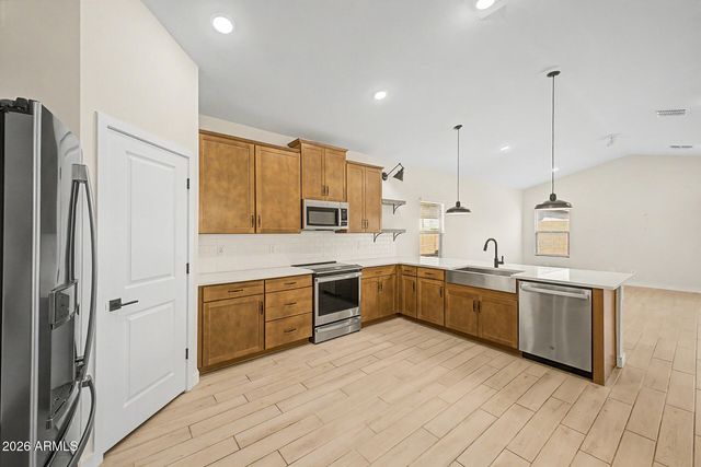 7926 W FRIER Drive, Glendale, AZ 85303