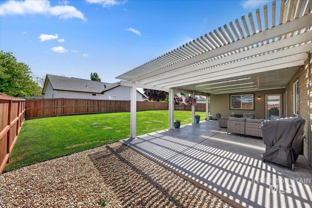 714 W Calderwood St, Meridian, ID 83642
