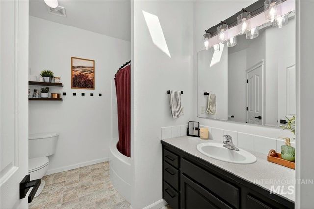 714 W Calderwood St, Meridian, ID 83642