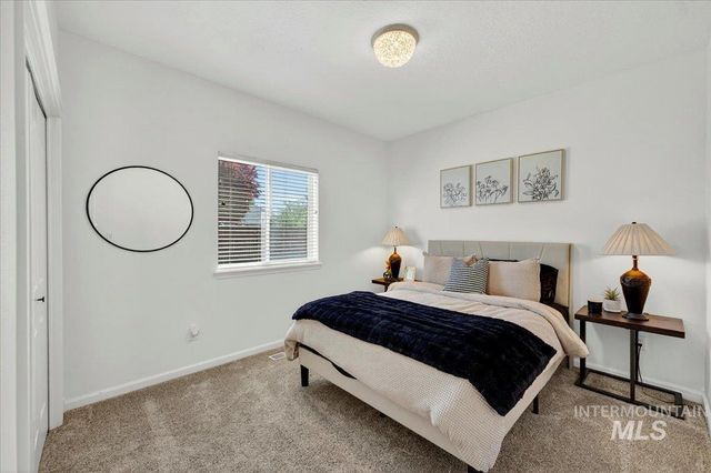 714 W Calderwood St, Meridian, ID 83642