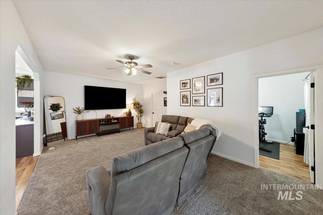 714 W Calderwood St, Meridian, ID 83642